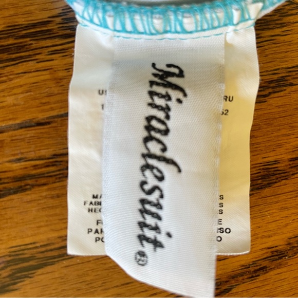 Miraclesuit swim top - Picture 3 of 4